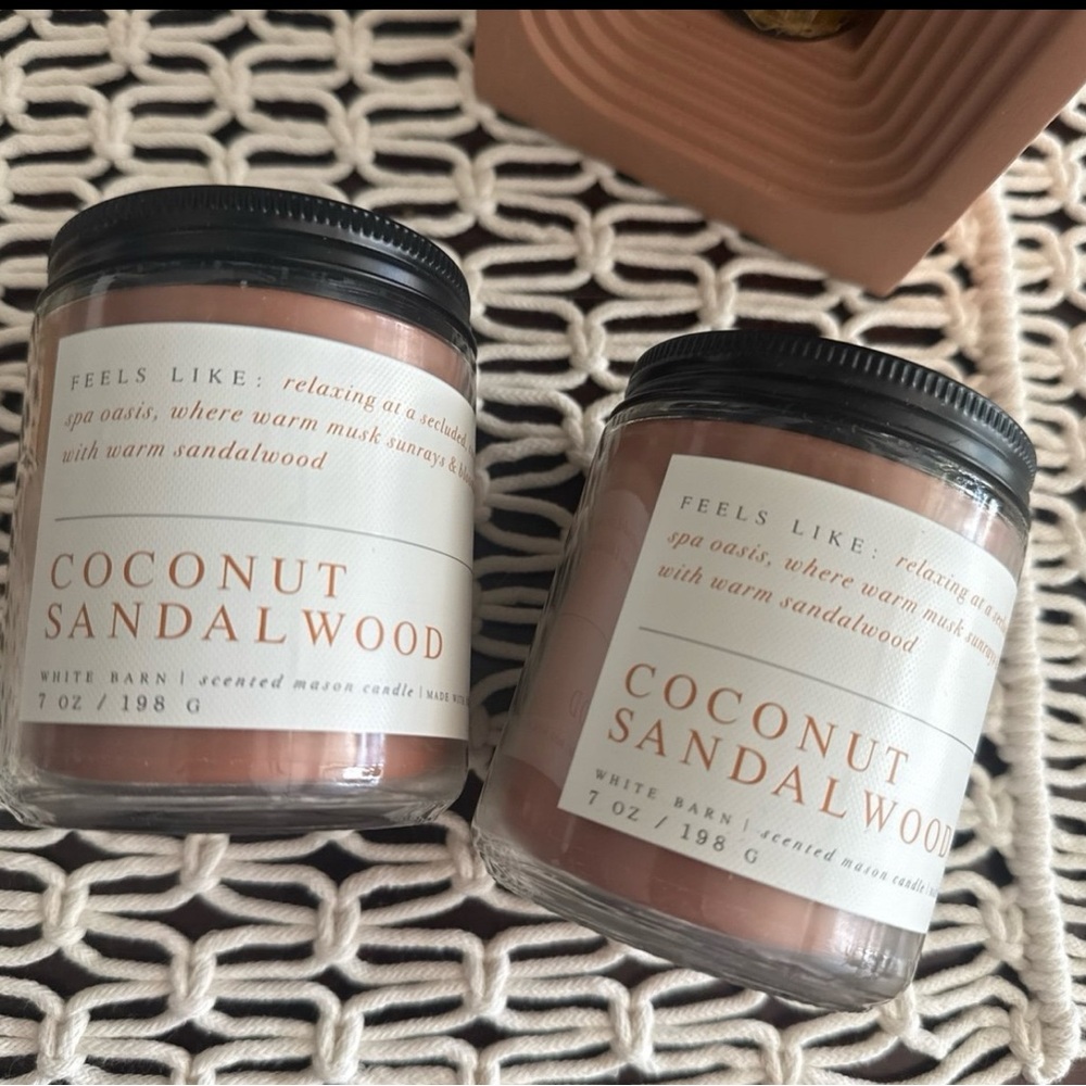 2 Single Wick White Barn/Bath & Body Works Coconut Sandalwood Candles Price Firm